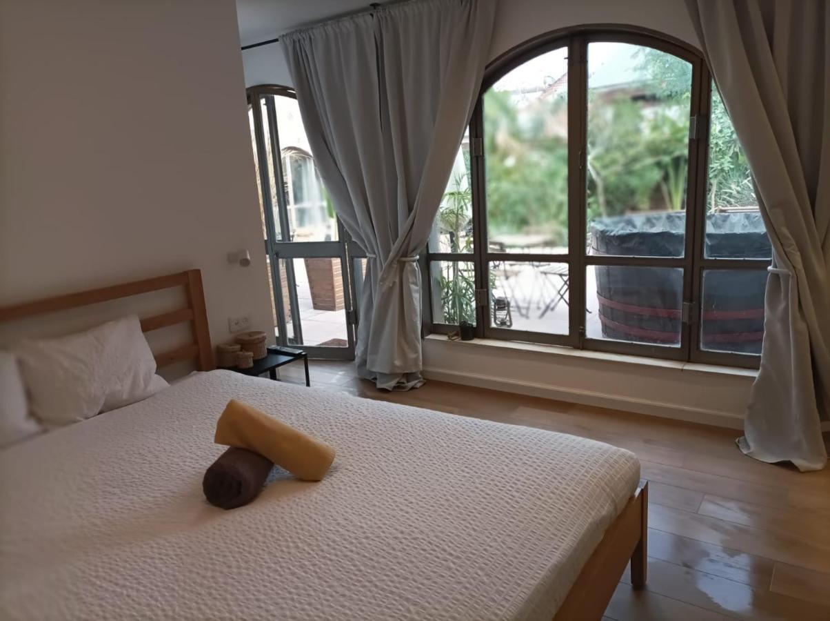 Eilat Stone - Patio אבן אילת - פטיוアパートメント エクステリア 写真